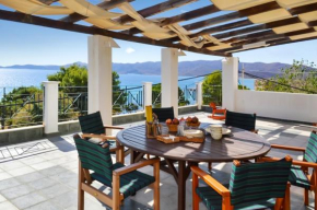 Отель 4 bedrooms villa at Karistos 10 m away from the beach with sea view enclosed garden and wifi  Káristos